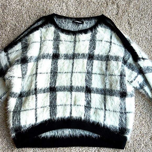 Express XS Cold Shoulder Sweater New without tags - Picture 1 of 8